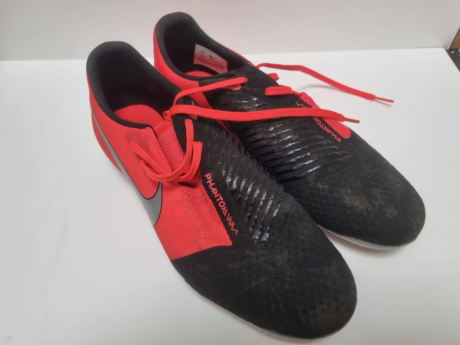 Nike Football Trainers Uk Size 8 Black/Red - Image 2