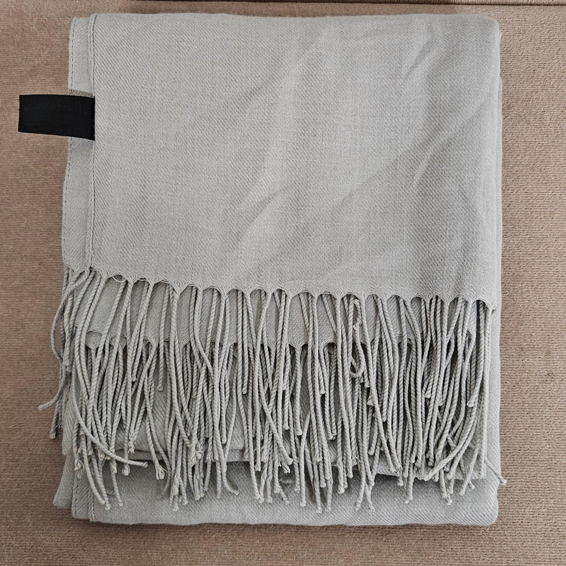 Pashmina Cashmere and Seta Grey Scarf with Tassels - Image 4