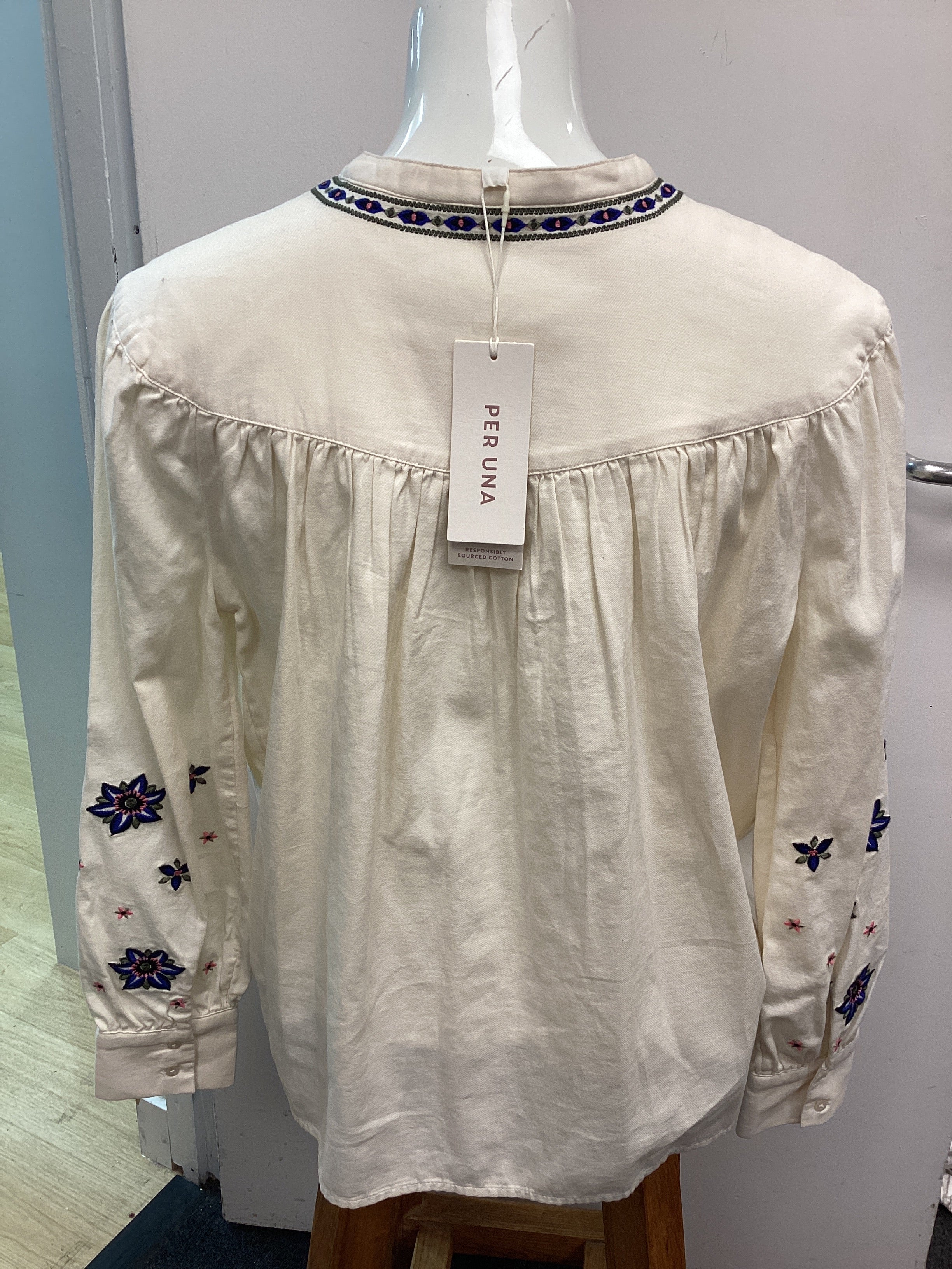 BNWT Per Una from M&S Women’s 100% Cotton Shirt - Cream with blue and pink flowers, Size UK10 - Image 5