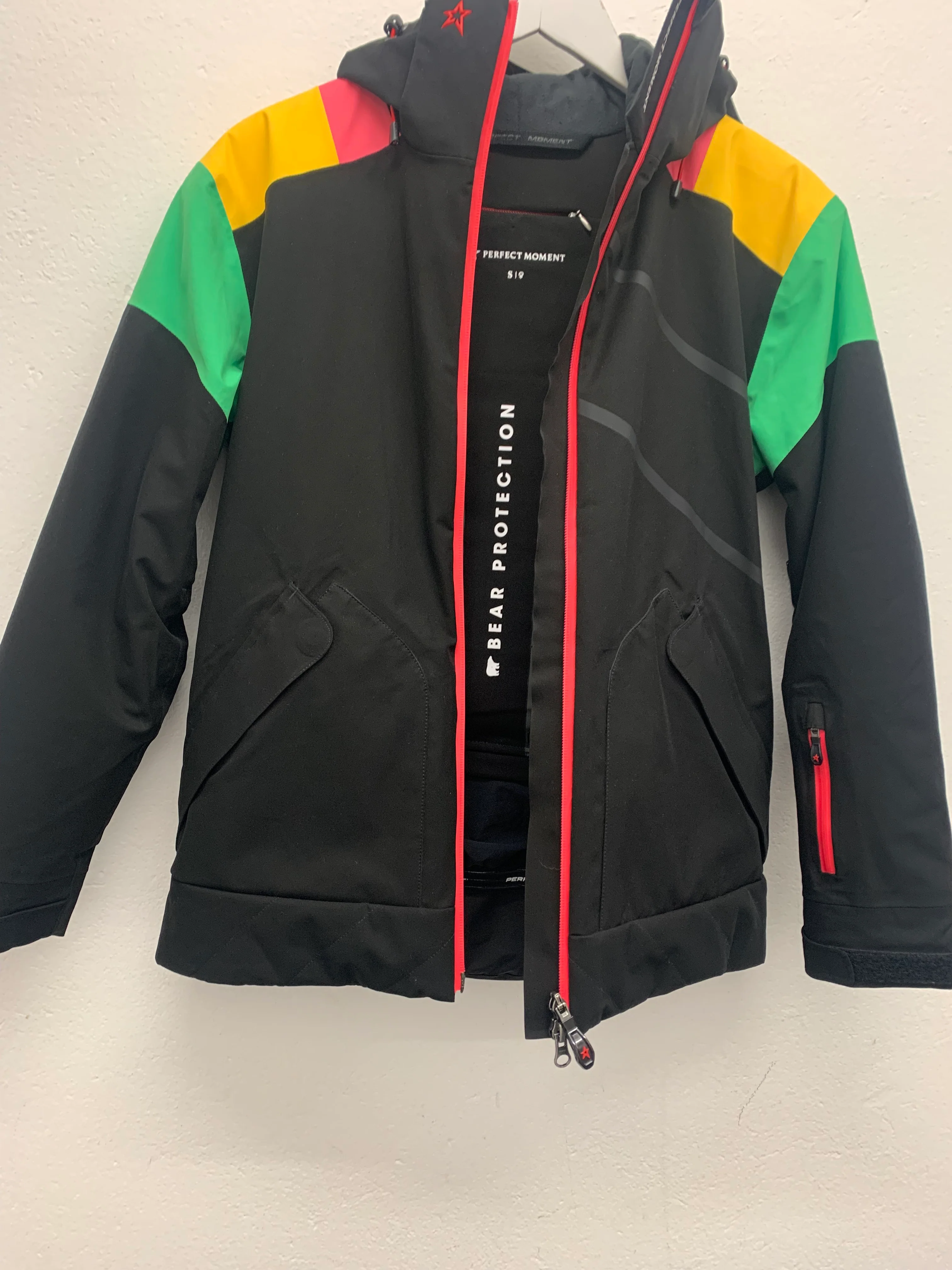 Perfect Moment Black Ski Jacket Size 10 - Image 2