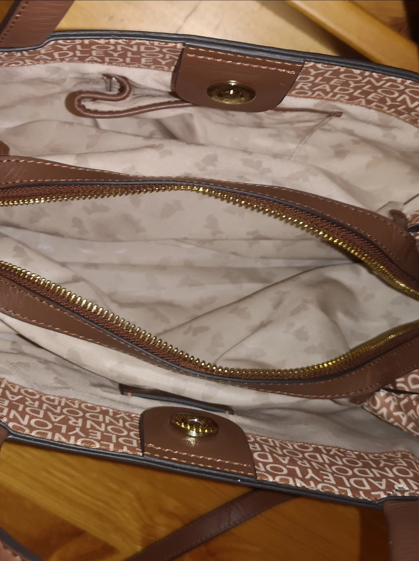 RADLEY London Shepherdess Walk Signature Logo Leather Ziptop Tan Satchel Bag - Image 6