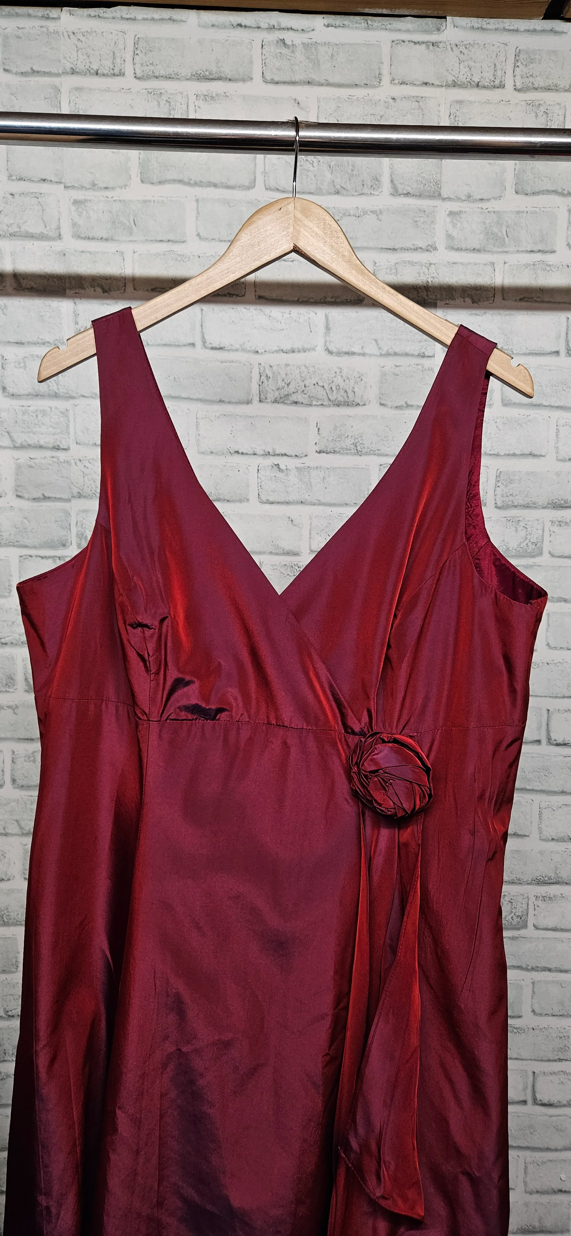 Debut Wine Red V-Neck Taffeta Maxi Dress Size 18 - Image 2