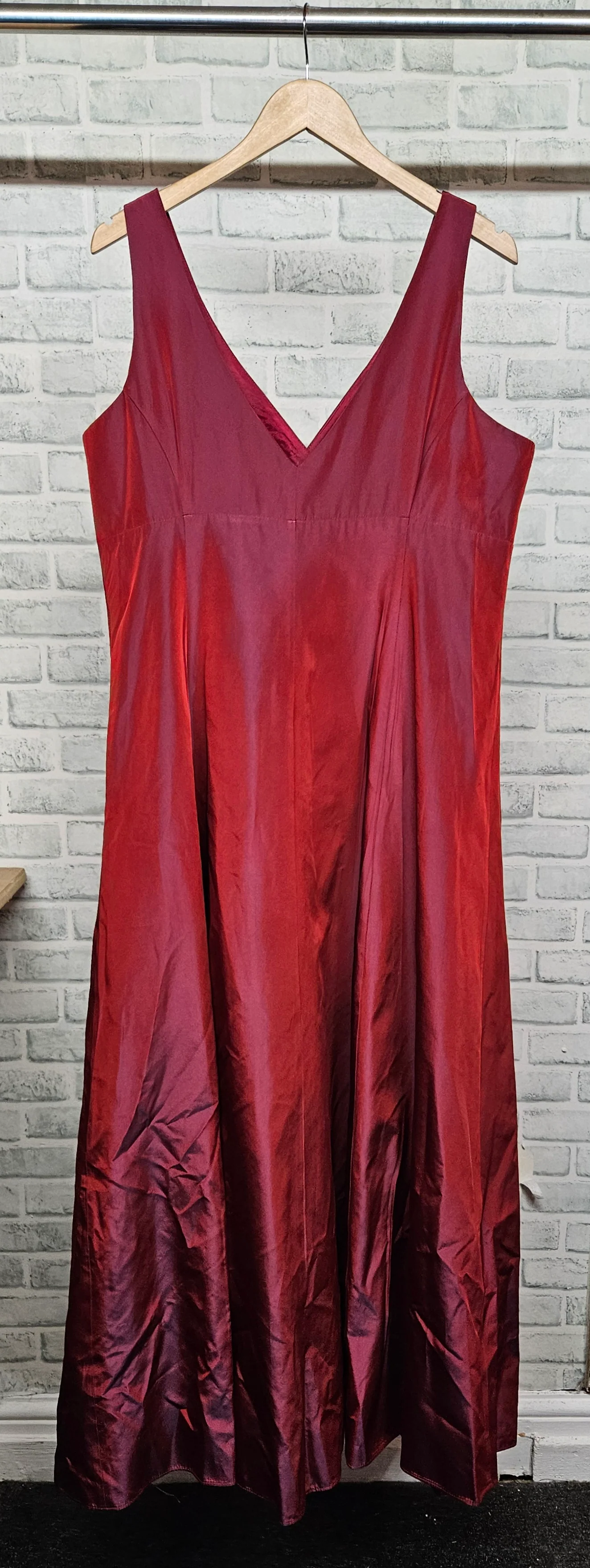 Debut Wine Red V-Neck Taffeta Maxi Dress Size 18 - Image 4