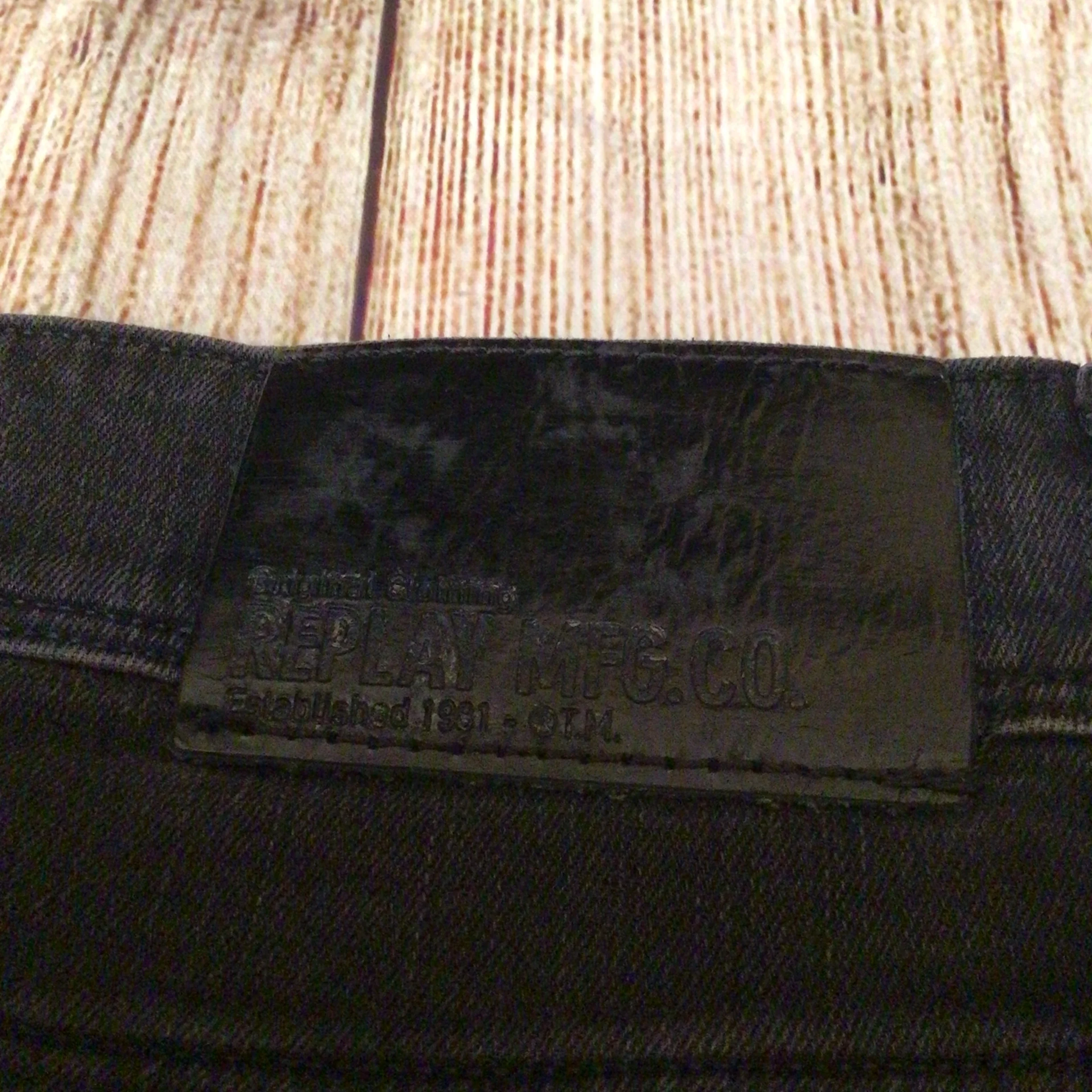Replay Anbass M914 Black Ripped Jeans Size 30 - Image 11
