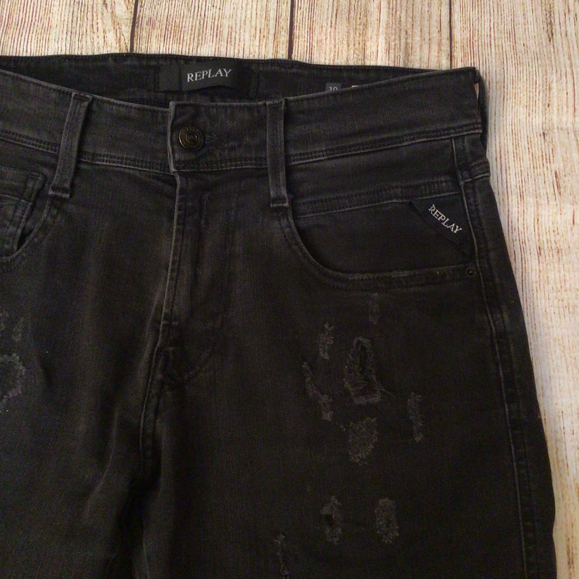 Replay Anbass M914 Black Ripped Jeans Size 30 - Image 4
