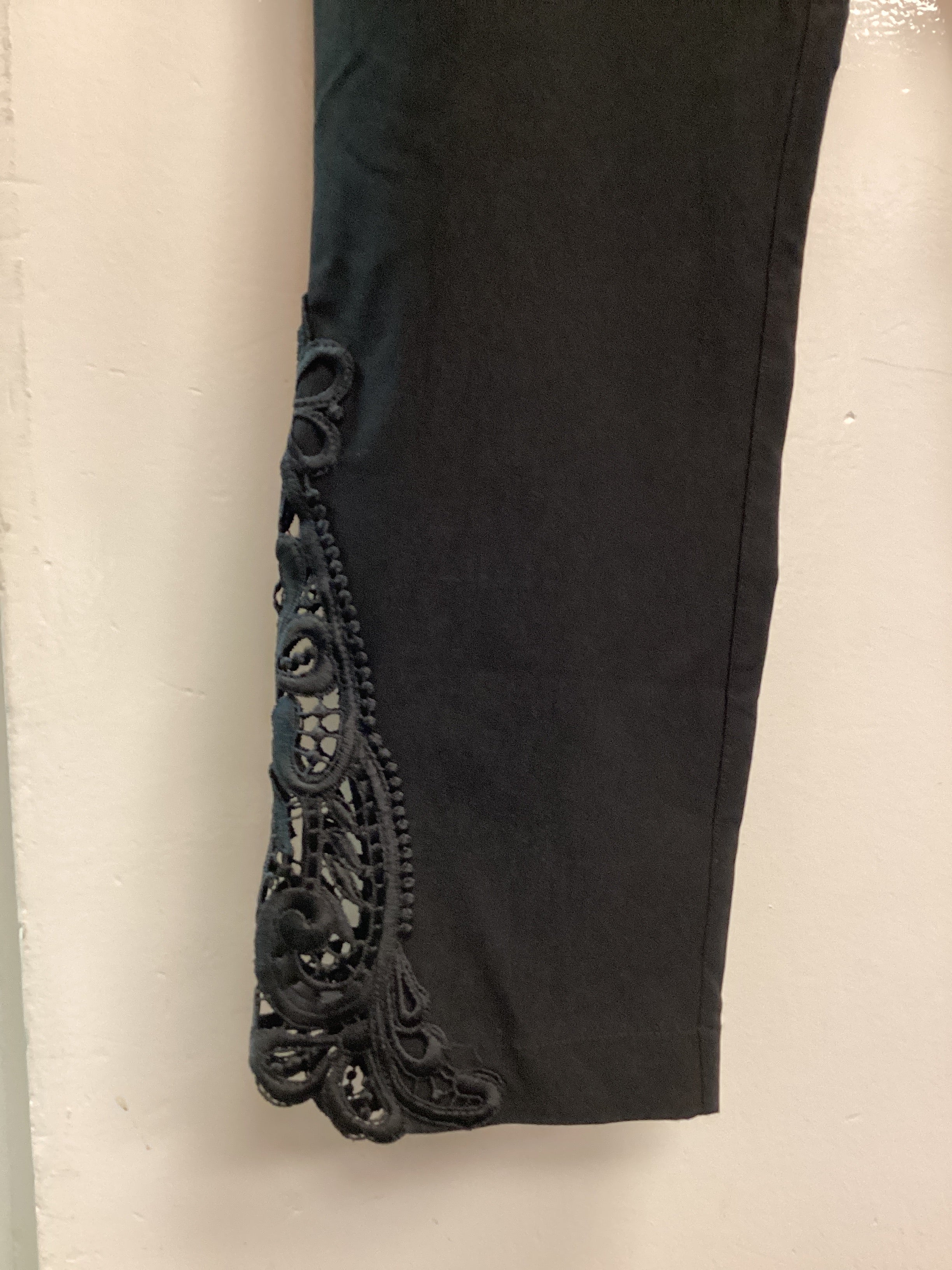 Roman Crop Trouser Black with Lace detail (Style: 18014208) Ladies Size UK18 - Image 6