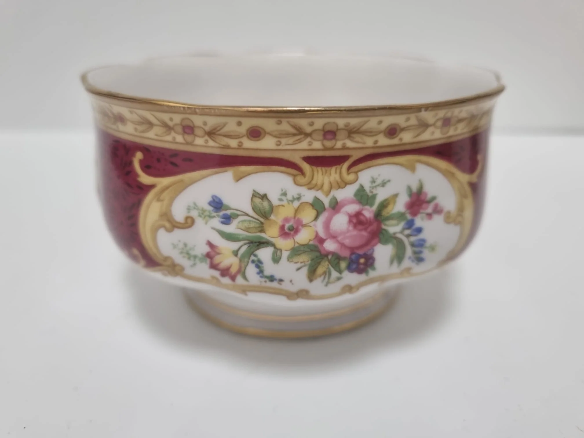 Royal Albert Bone China Tea Cup Milk Jug Sugar Bowl 3 pieces - Image 3