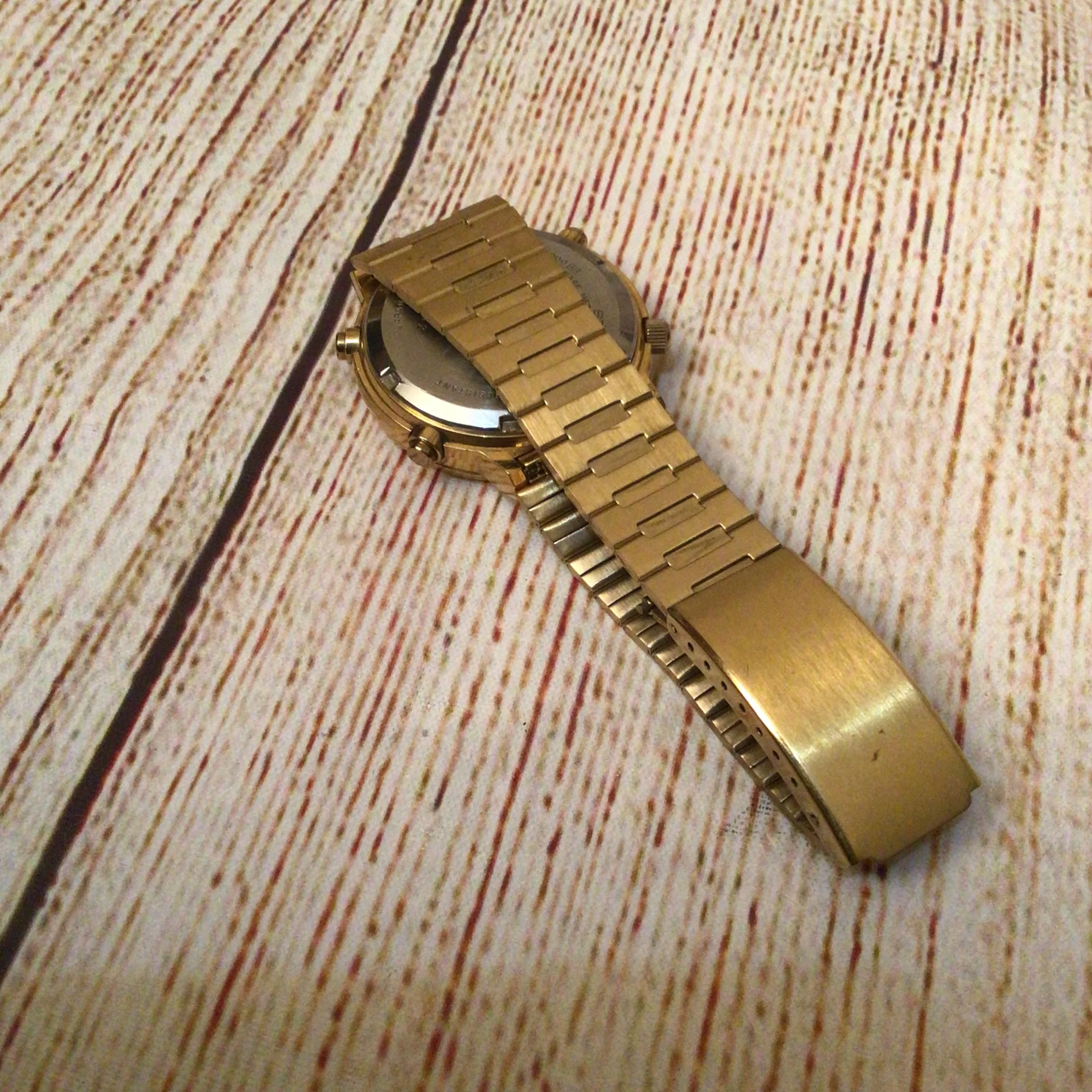Seiko 7A48-5000 Quartz Chronograph Moon Phase Sports 100 Gold Tone Watch (untested) - Image 4
