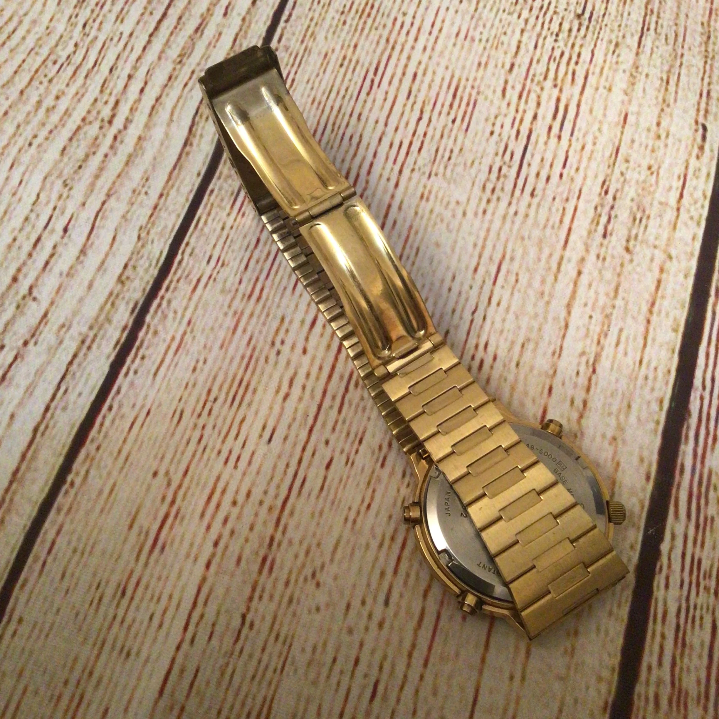Seiko 7A48-5000 Quartz Chronograph Moon Phase Sports 100 Gold Tone Watch (untested) - Image 9