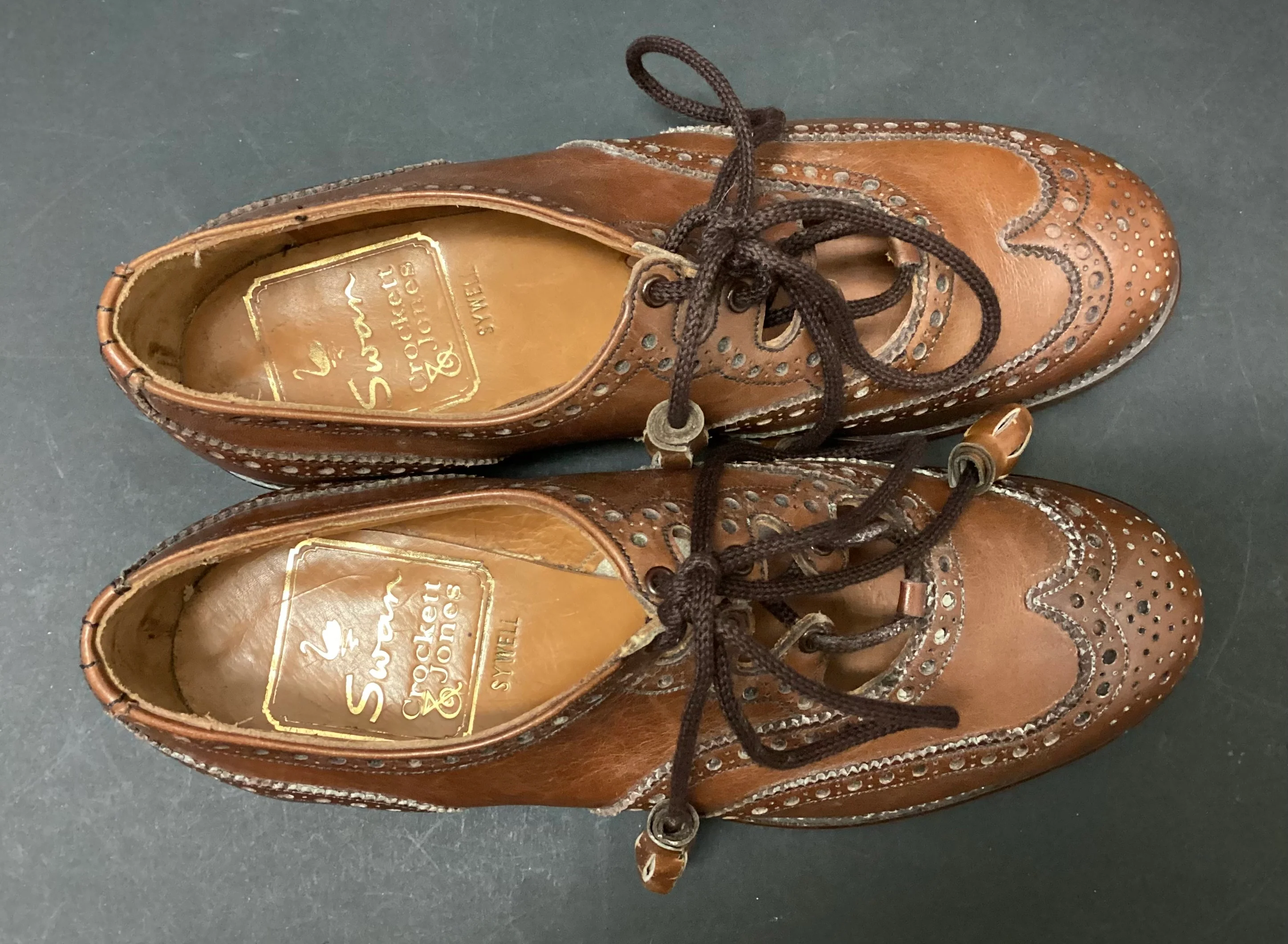 Swan Crockett & Jones Tan Leather Brouge Shoes size 3 - Image 5