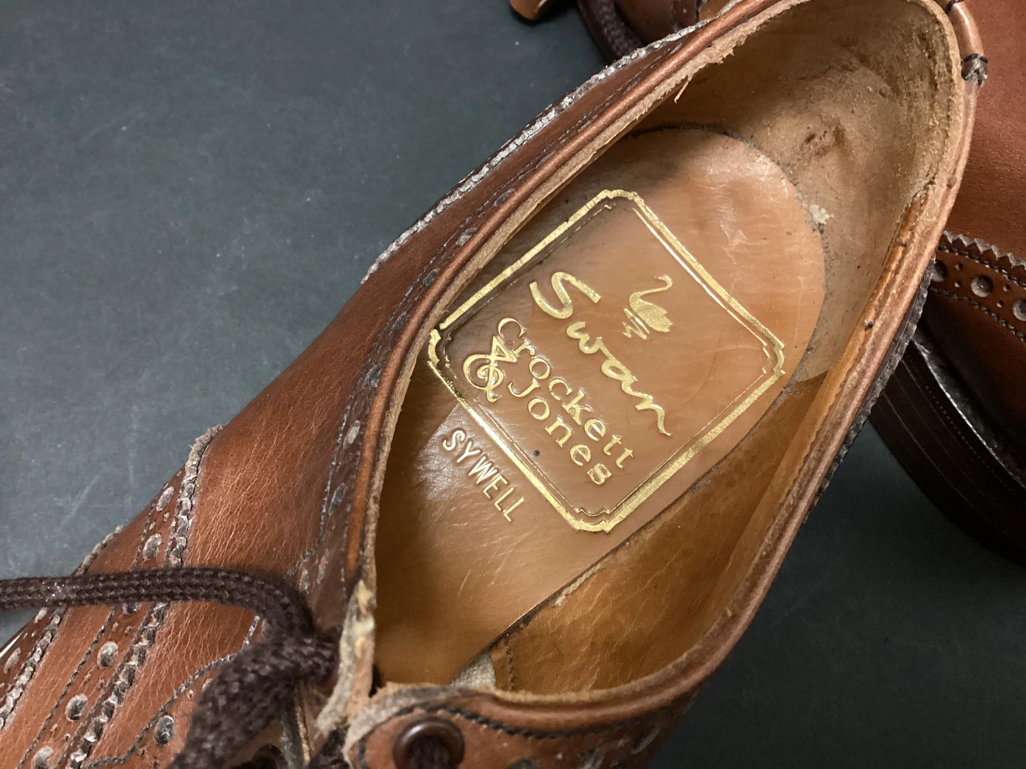 Swan Crockett & Jones Tan Leather Brouge Shoes size 3 - Image 8