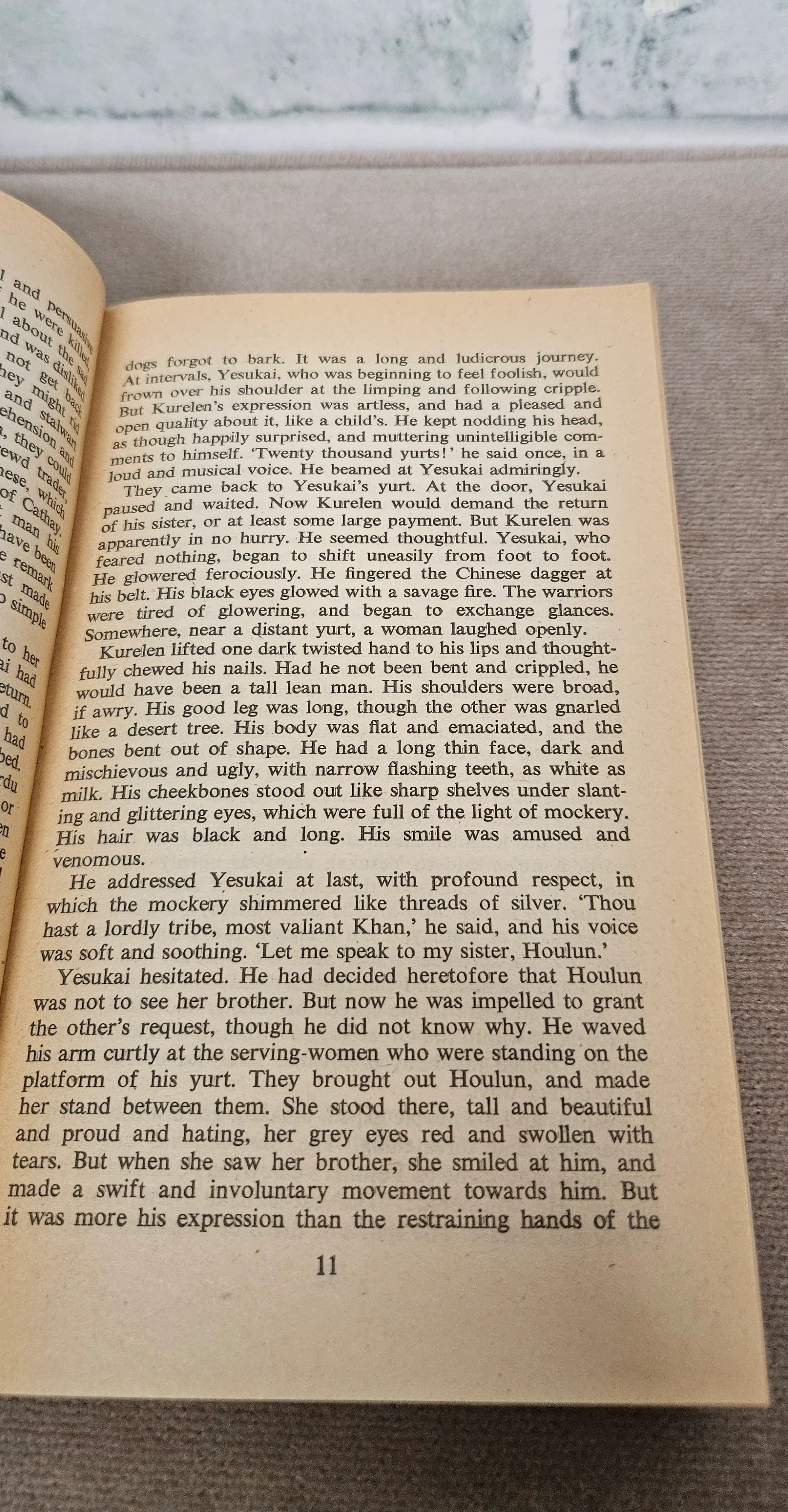 Taylor Caldwell The Earth is The Lord's 1976 Softback - Image 9