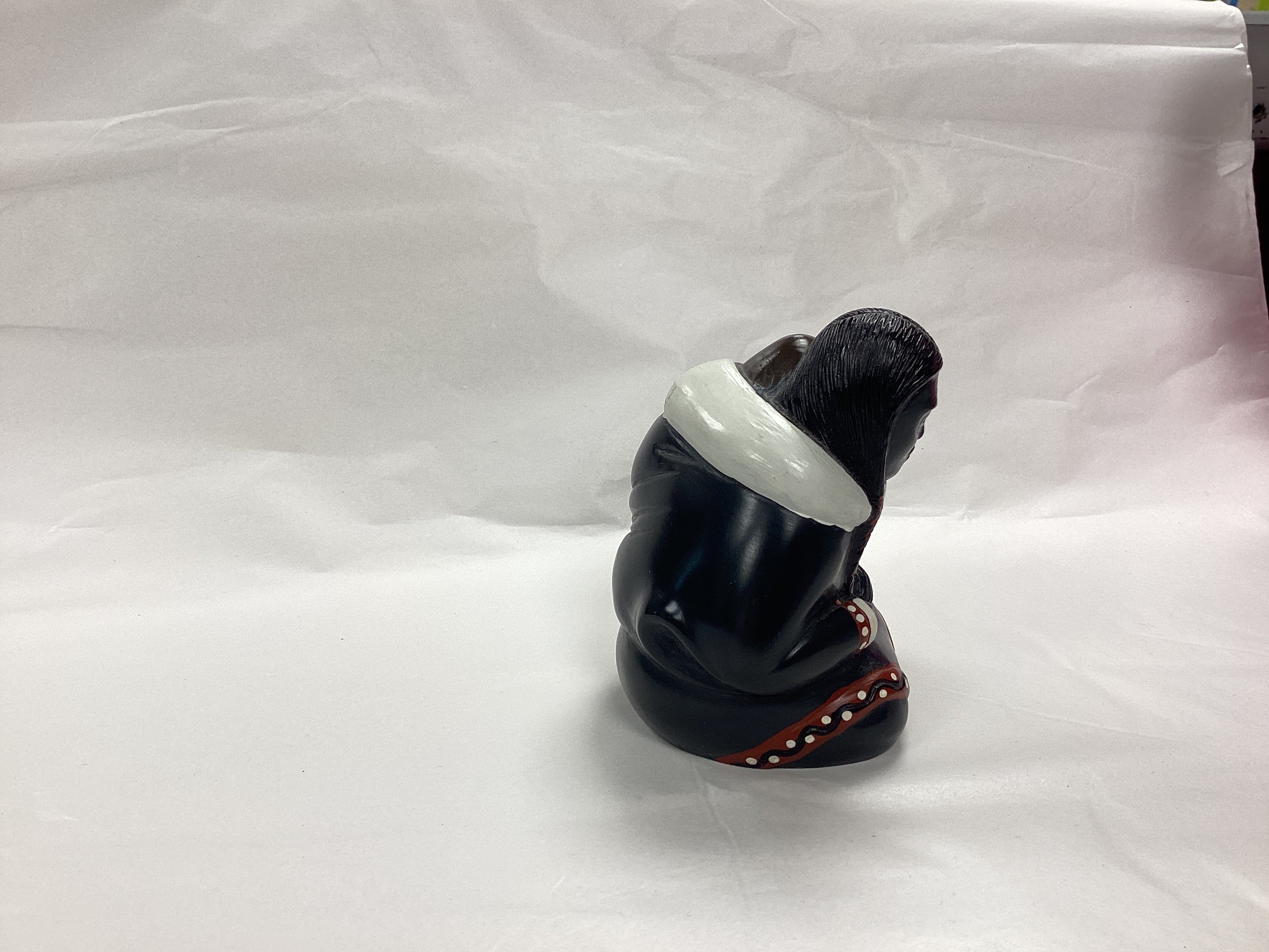 Vintage Saltstone Inuit Mother and Baby Statue - Image 4