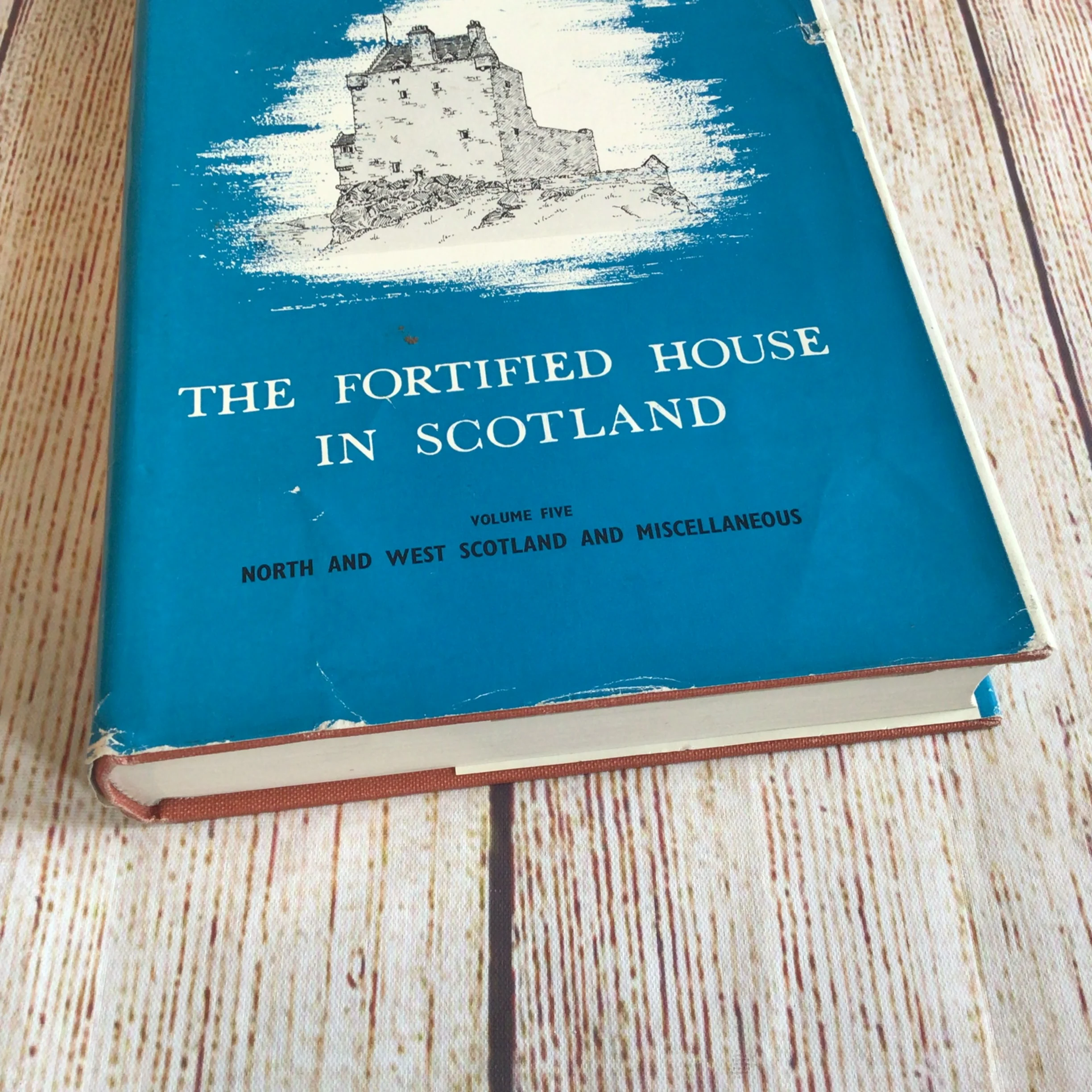 The Fortified House in Scotland: Vol. 5 North & West & Misc by Nigel Tranter (1970) - Image 2