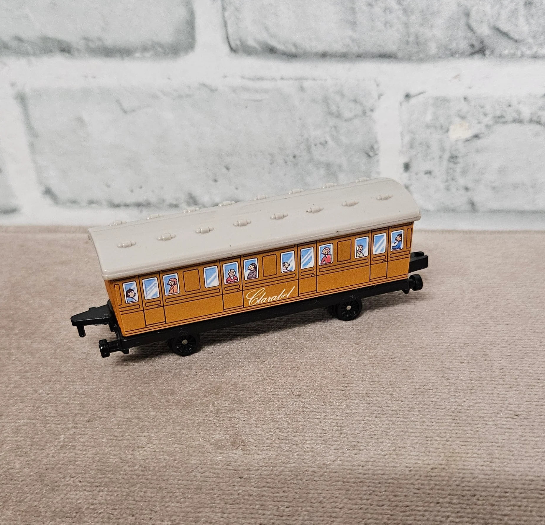 Thomas The Tank Engine ERTL Carry Case 1994 with Trains Inside - Image 10