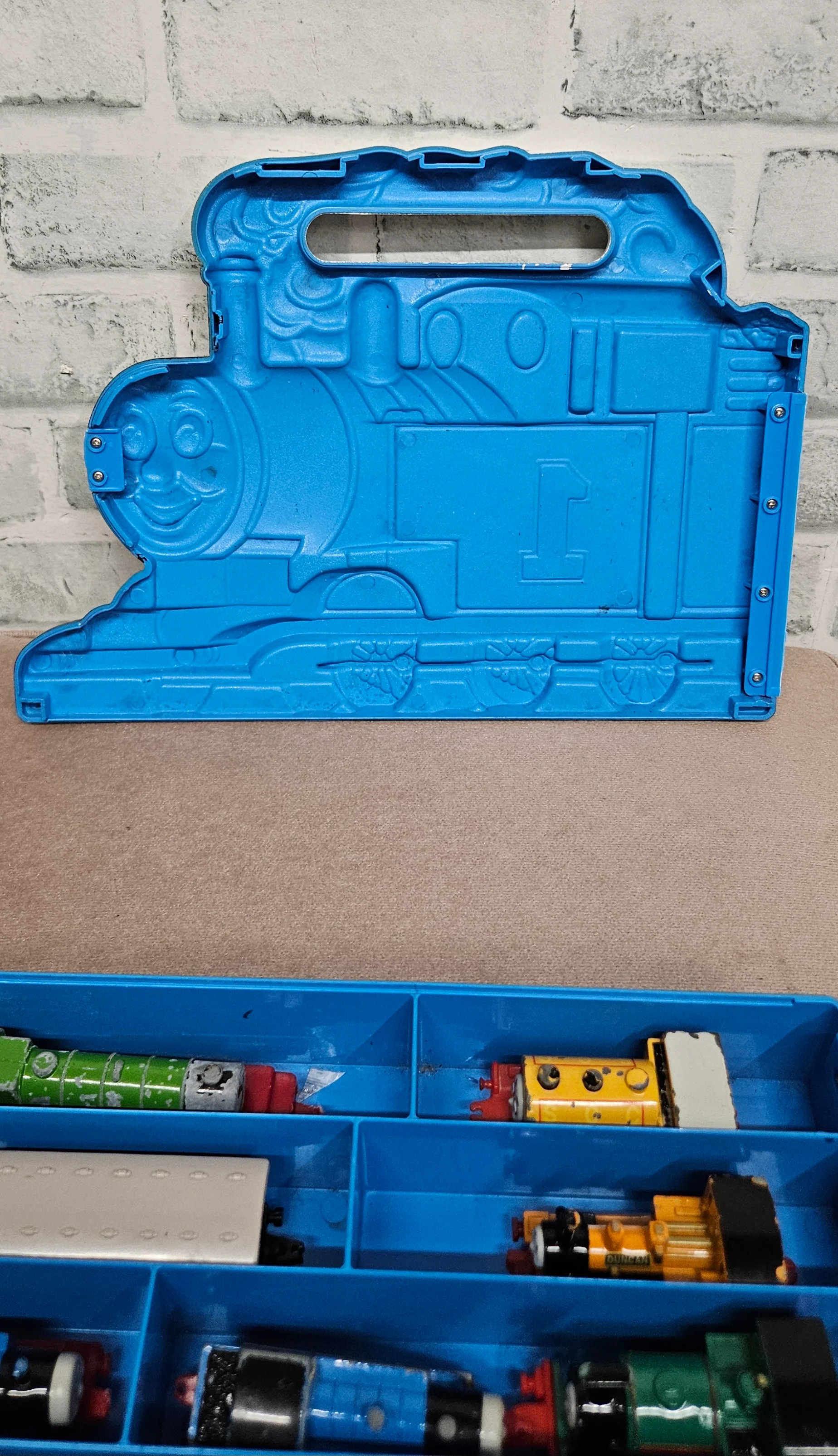 Thomas The Tank Engine ERTL Carry Case 1994 with Trains Inside - Image 4