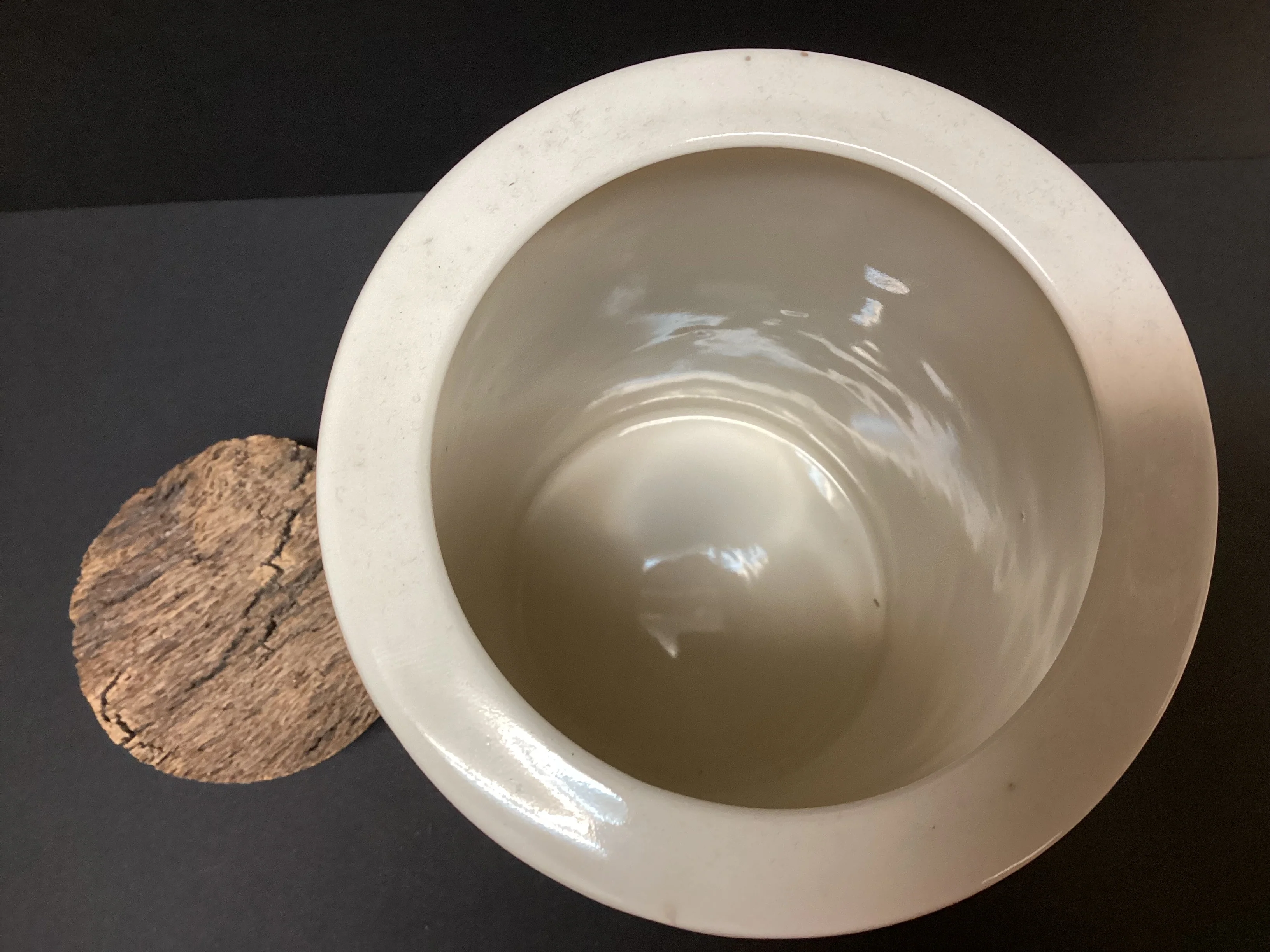 TONFISK DESIGN Newton Coffee Canister – White Porcelain with Cork Lid - Image 3