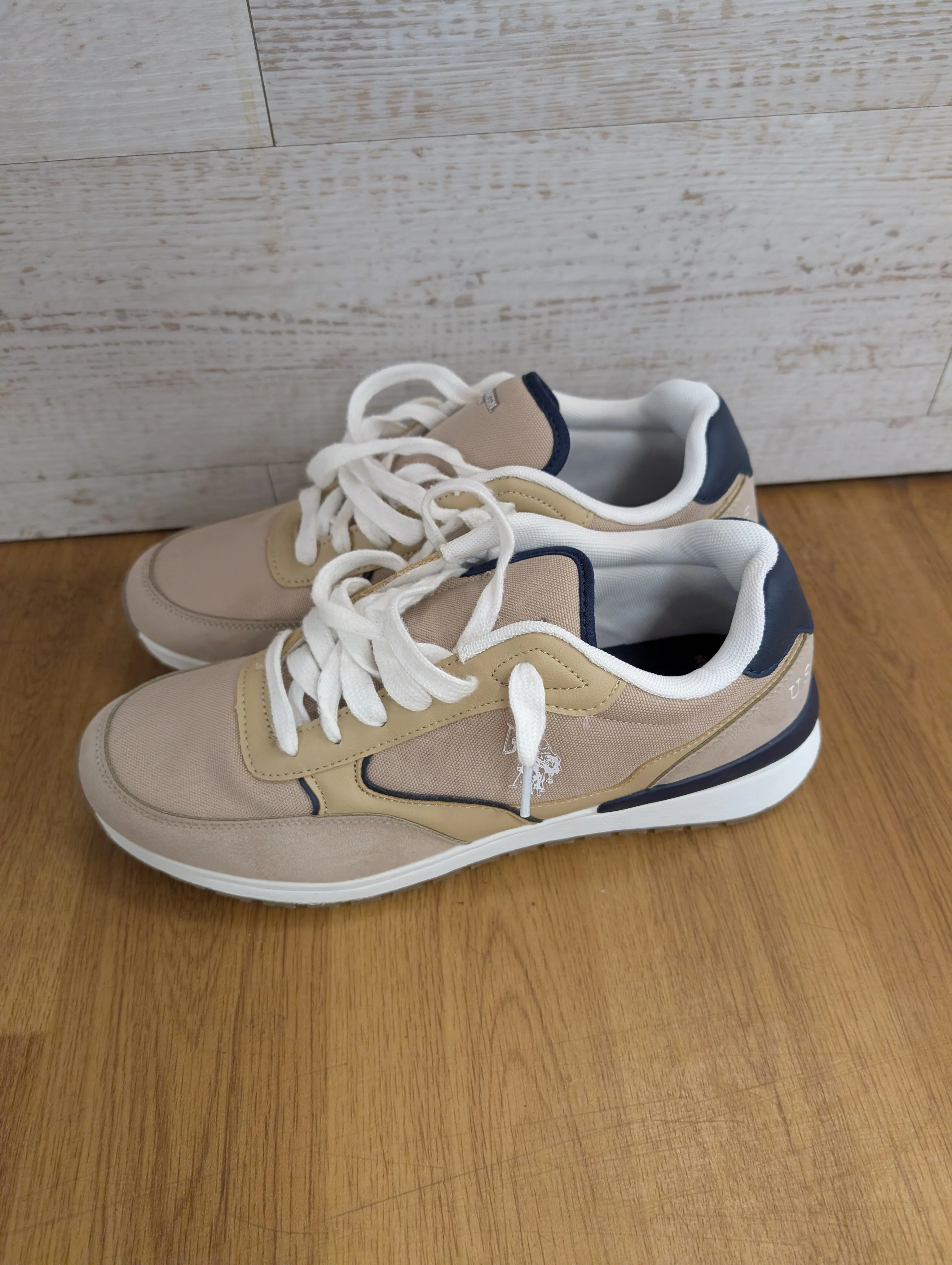 U.S. Polo Assn. White/Beige Trainers Size 8 - Image 2