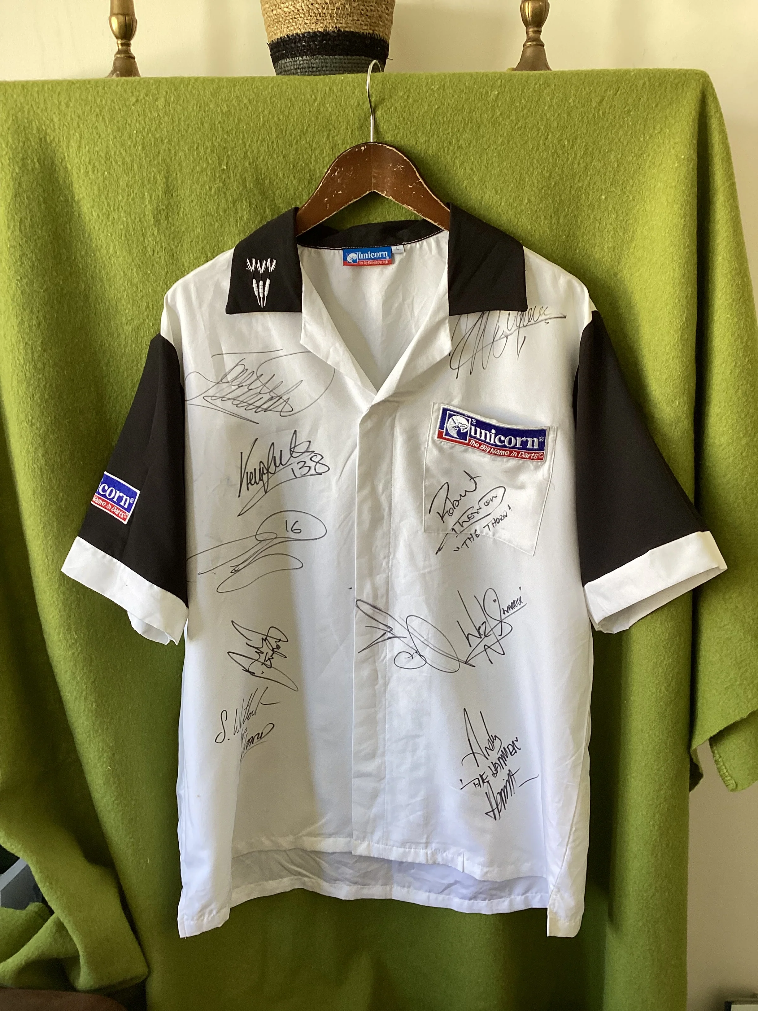 Unicorn Signed Darts Shirt Size L