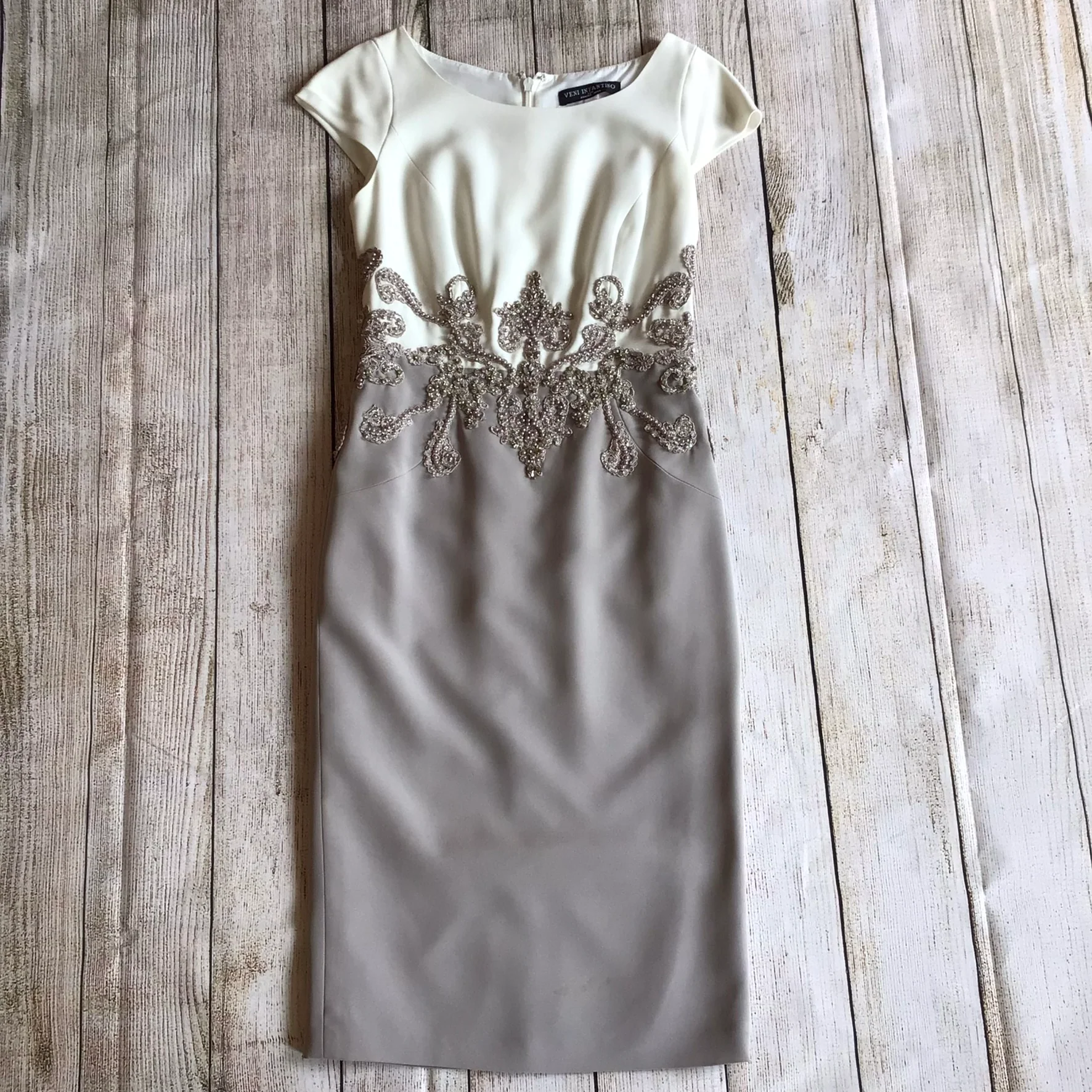 Veni Infantino for Ronald Joyce Grey & Cream Beaded Dress & Coat 2 Piece Size 8 UK - Image 3