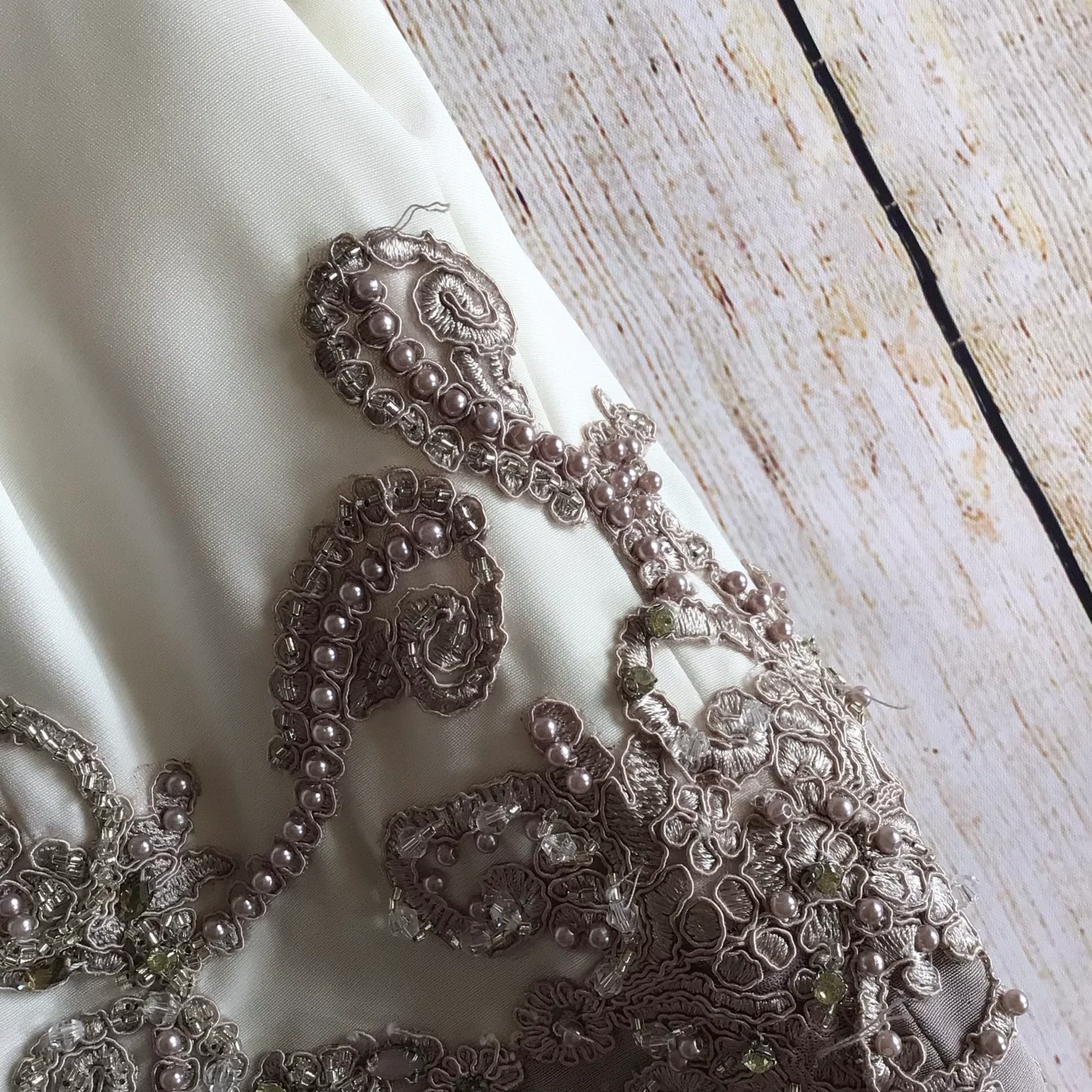Veni Infantino for Ronald Joyce Grey & Cream Beaded Dress & Coat 2 Piece Size 8 UK - Image 7