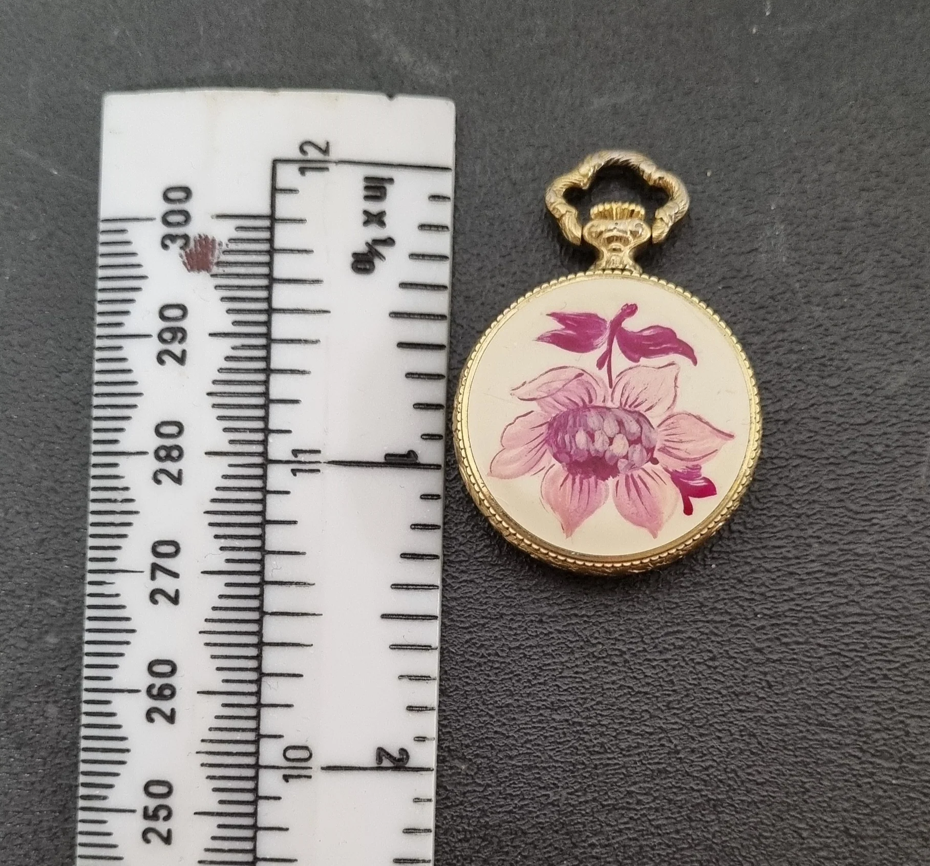 Verity Cased Golden Floral Pendant Wind-Up Watch - Image 3
