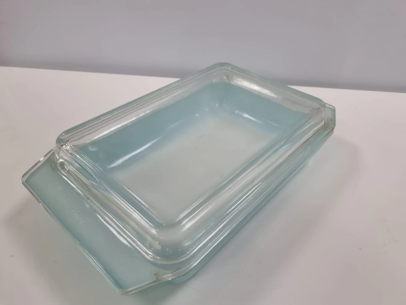 Vintage Pyrex Gaiety Daisy Turquoise Glass Roasting tray - Image 4