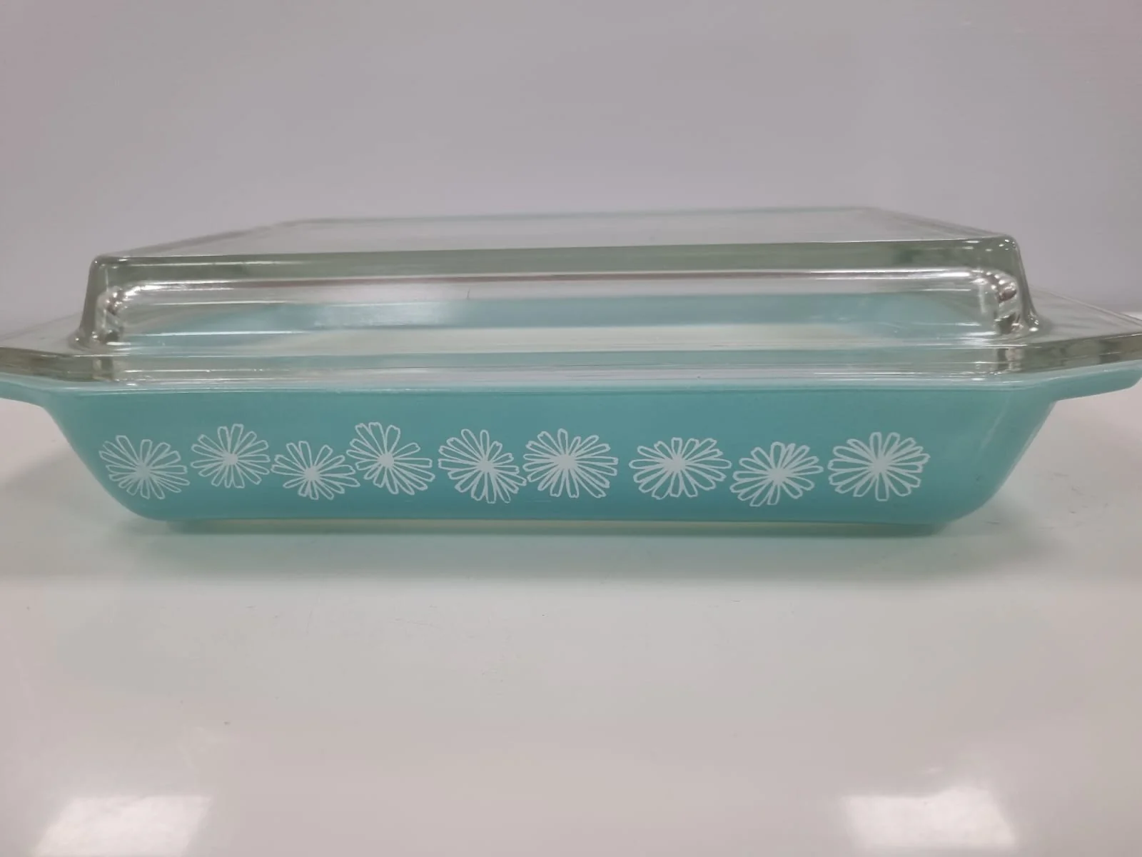 Vintage Pyrex Gaiety Daisy Turquoise Glass Roasting tray - Image 7
