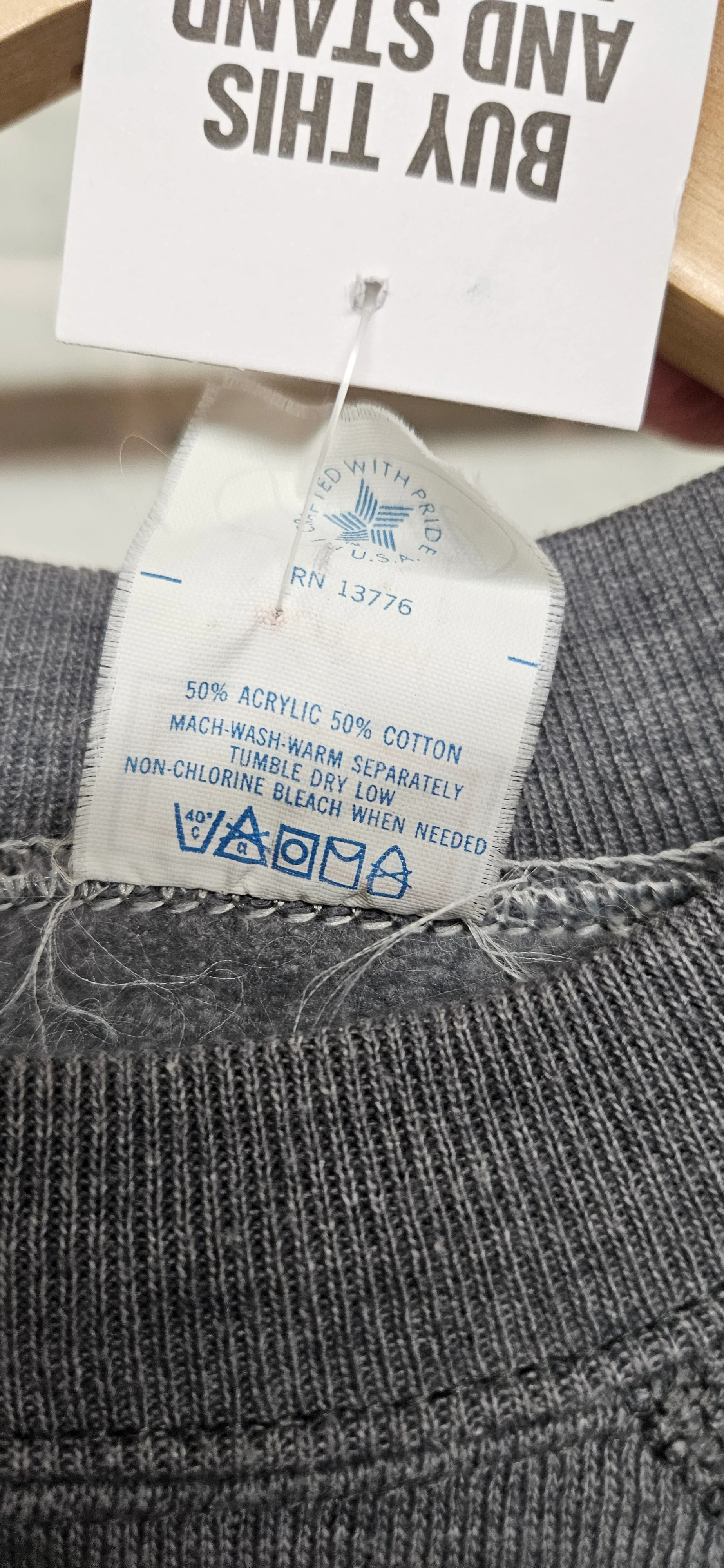 Vintage Grey USA Voyager Sweatshirt Size Medium - Image 5