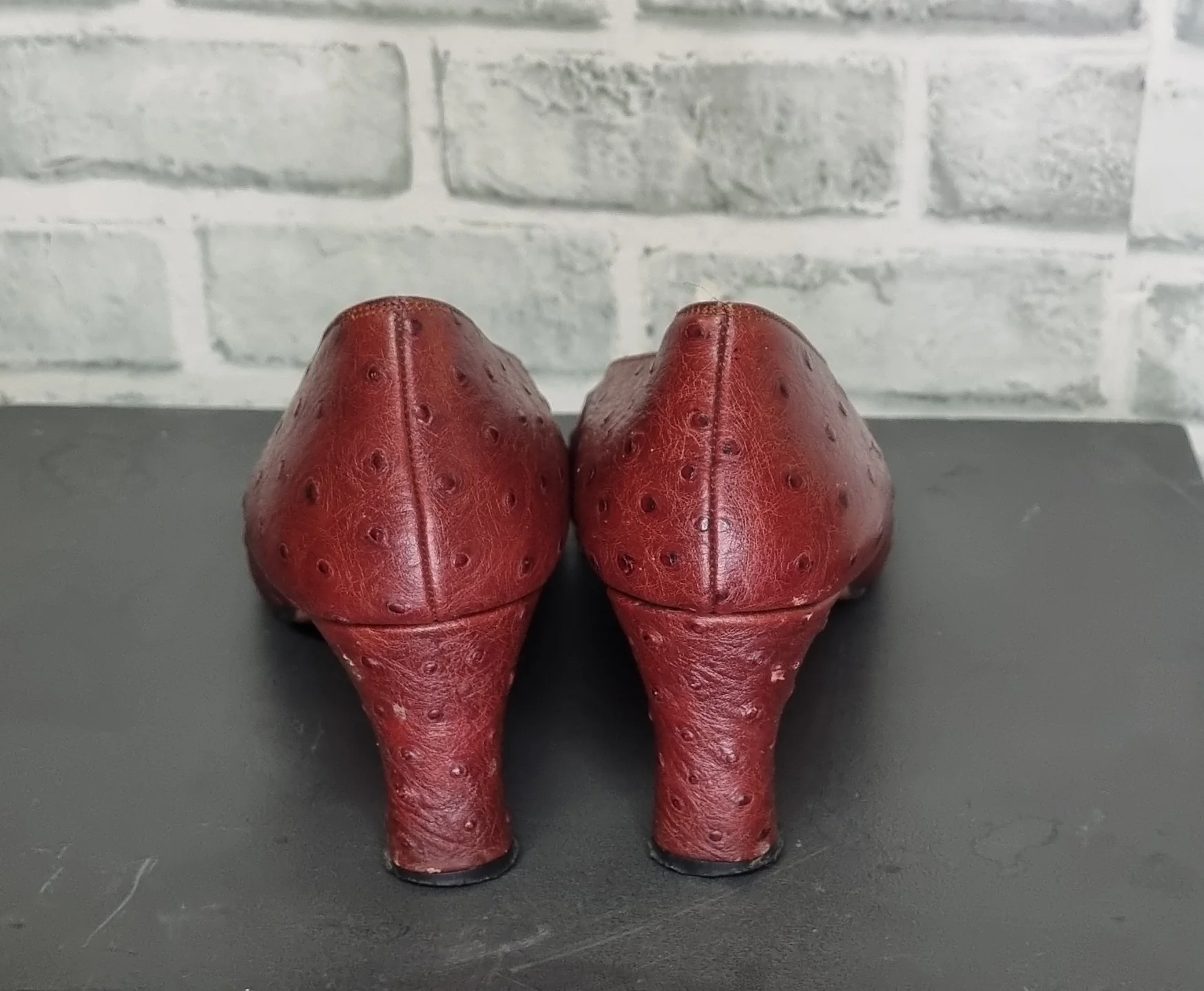 Vintage Lanvin Paris Brown Ostrich Square Toe 3 Inch Heels Size 40 1/2 - Image 3