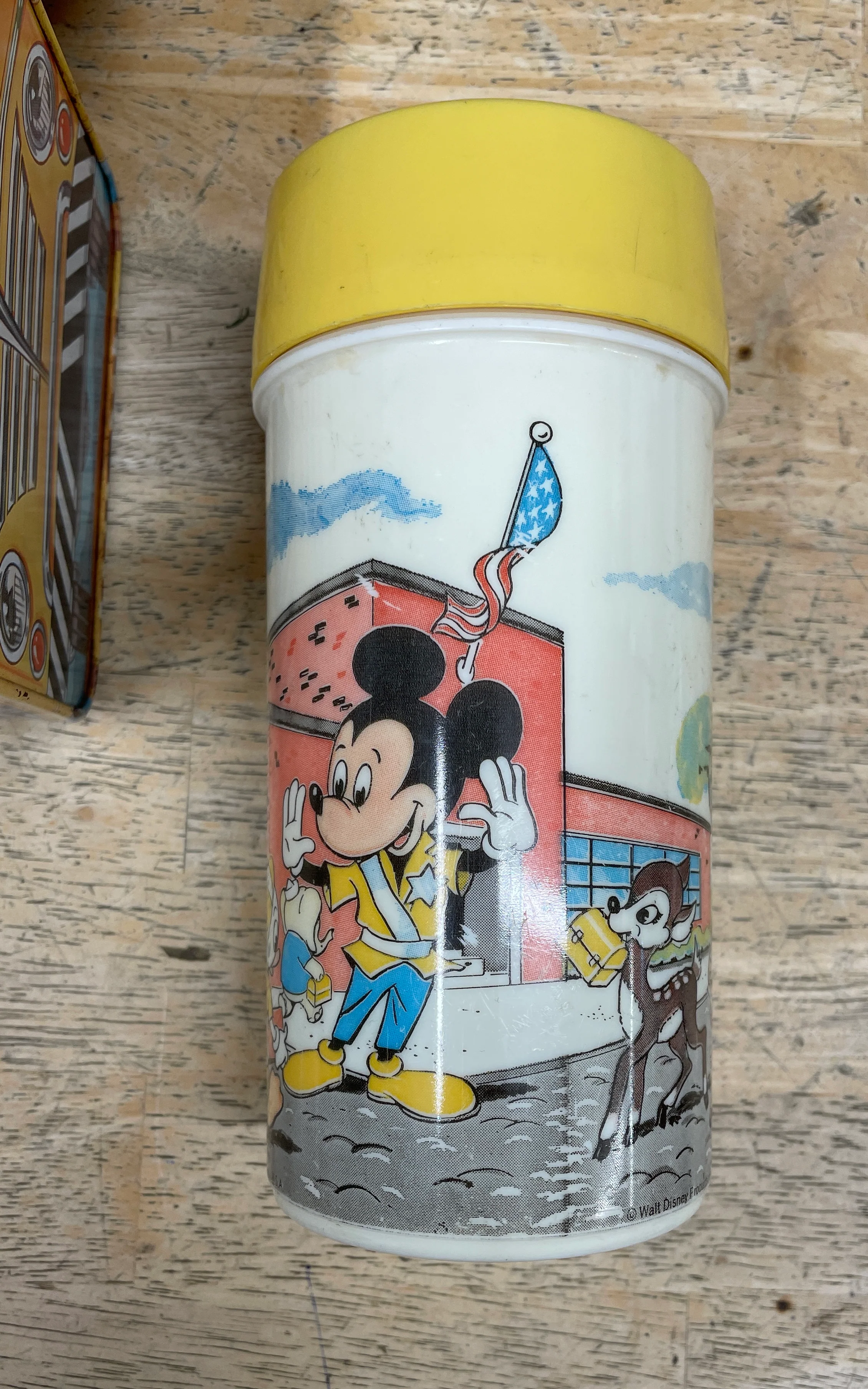 Vintage Walt Disney School Bus Metal Lunchbox with Plastic Aladdin Flask - Image 10