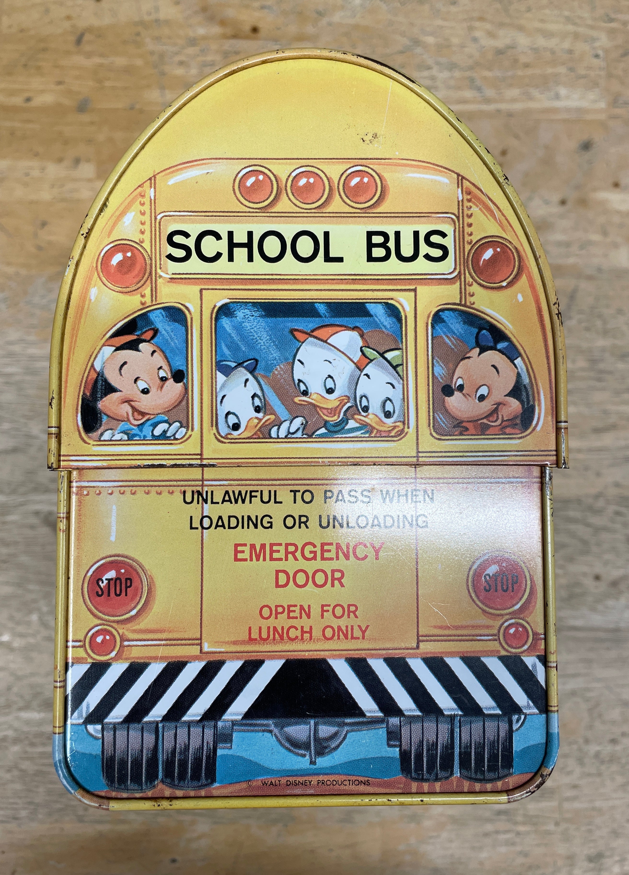 Vintage Walt Disney School Bus Metal Lunchbox with Plastic Aladdin Flask - Image 4