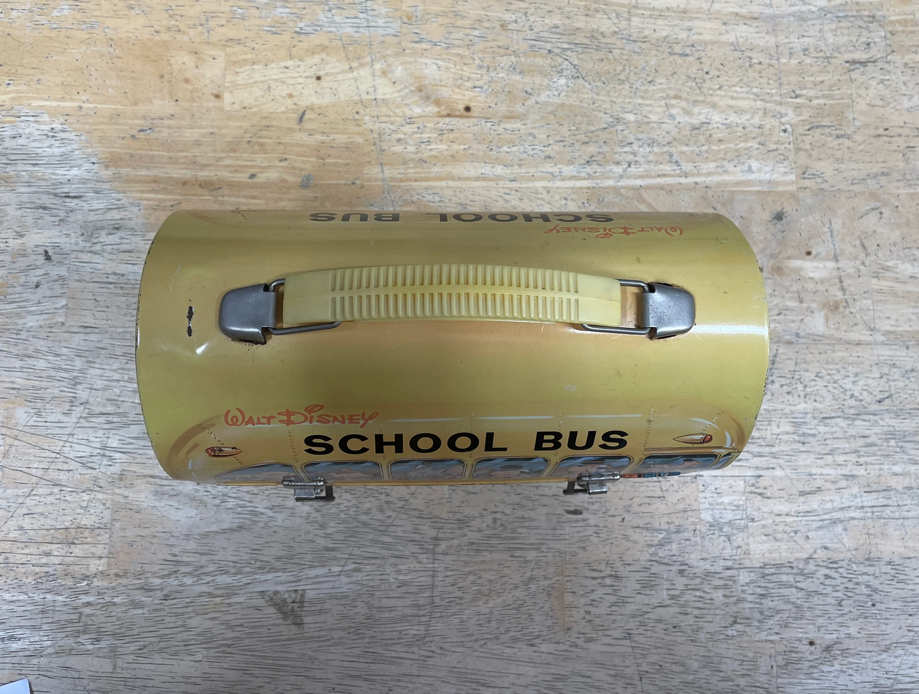 Vintage Walt Disney School Bus Metal Lunchbox with Plastic Aladdin Flask - Image 6