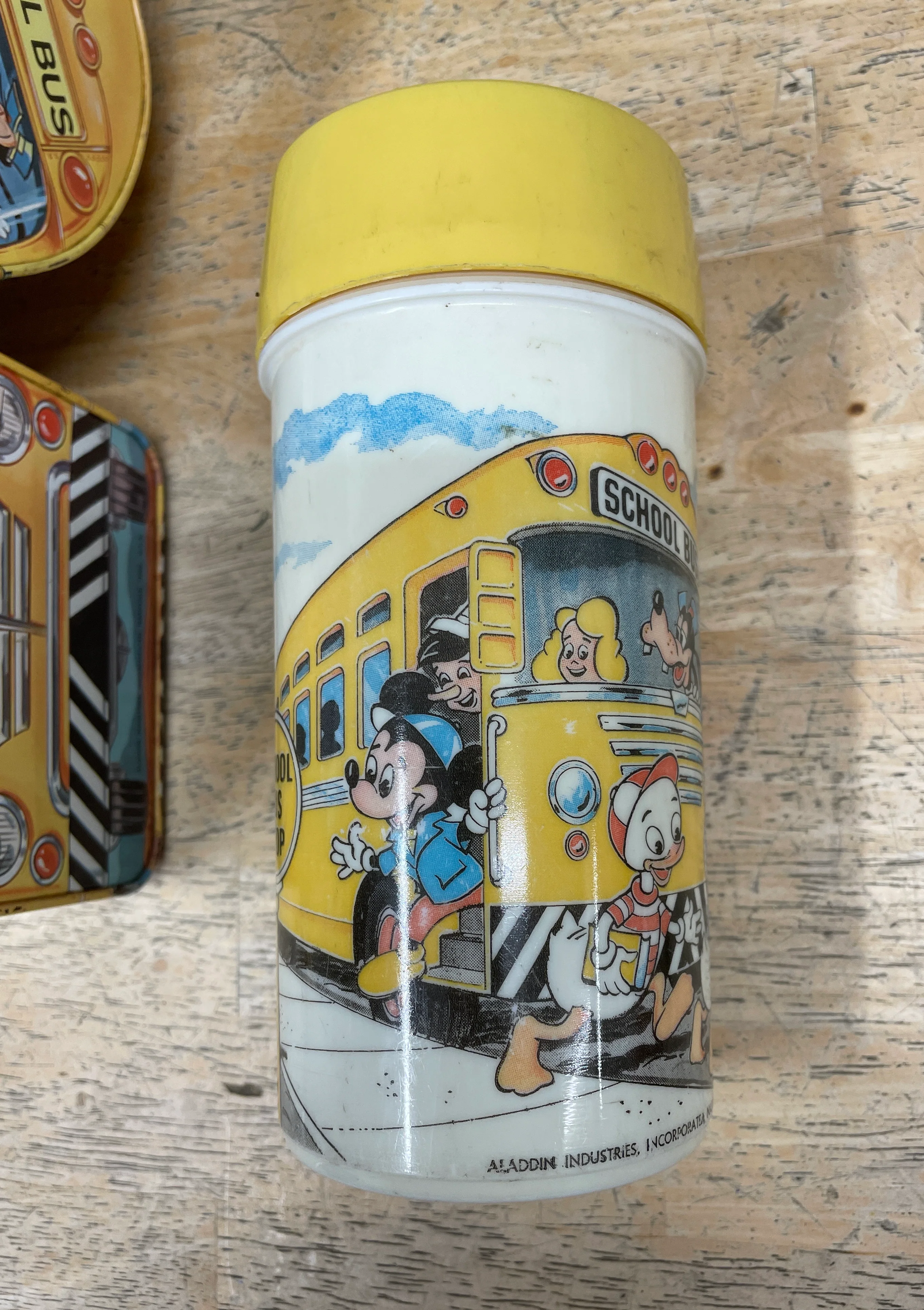 Vintage Walt Disney School Bus Metal Lunchbox with Plastic Aladdin Flask - Image 9