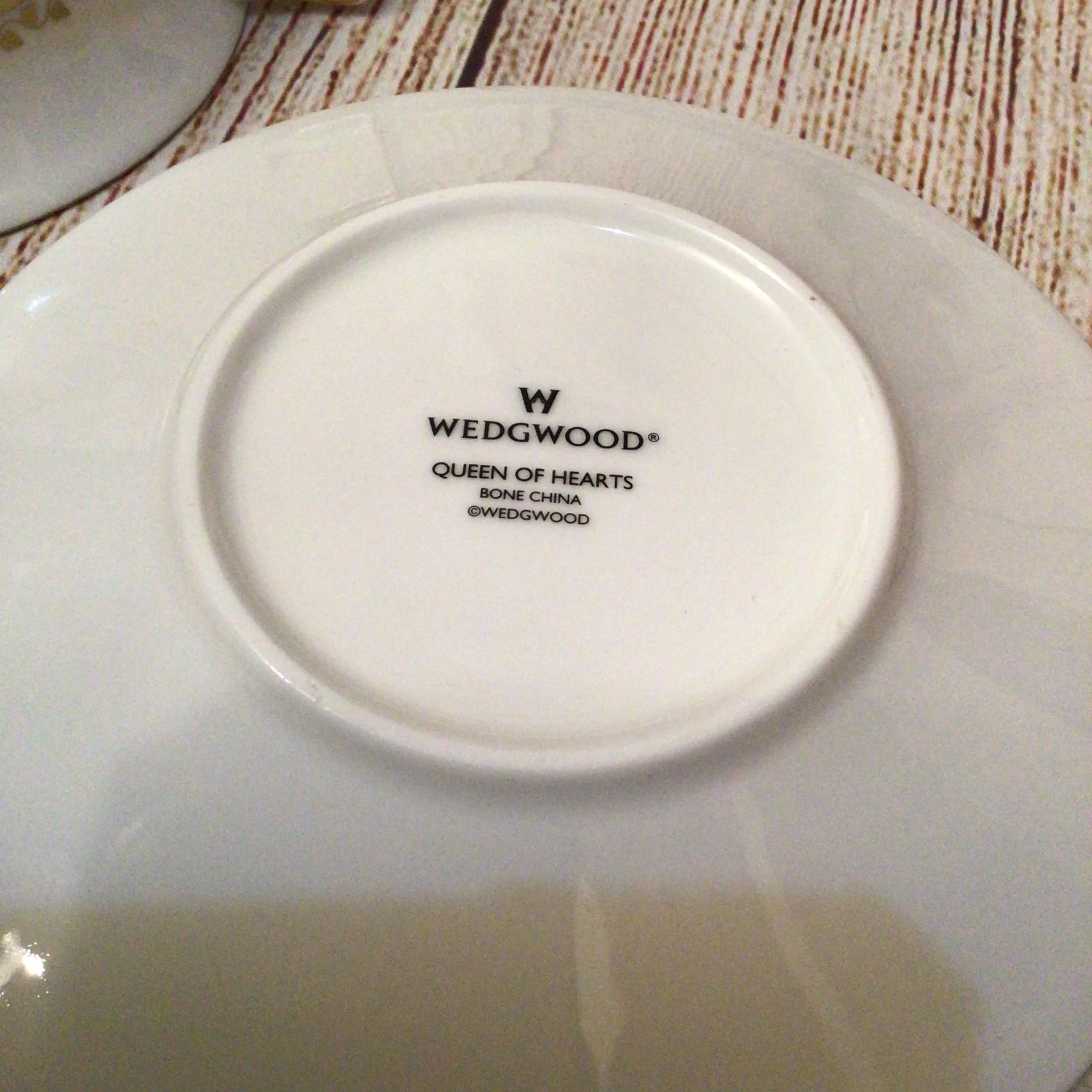 Wedgwood Harlequin Collection - Queen of Hearts Teacup & Saucer Set (in box) - Image 5