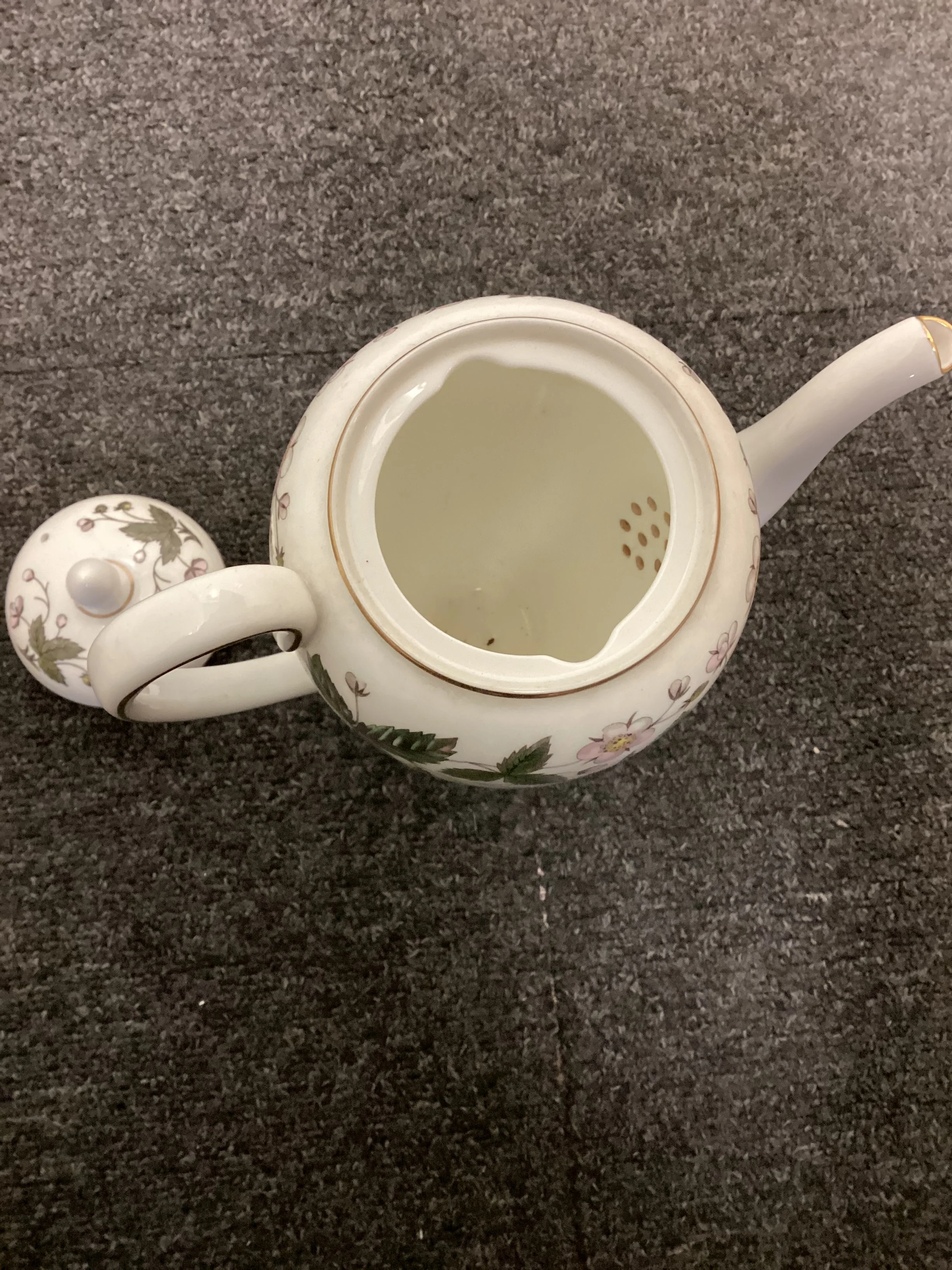 Wedgwood Strawberry Hill Coffee Pot - Bone China - Image 4
