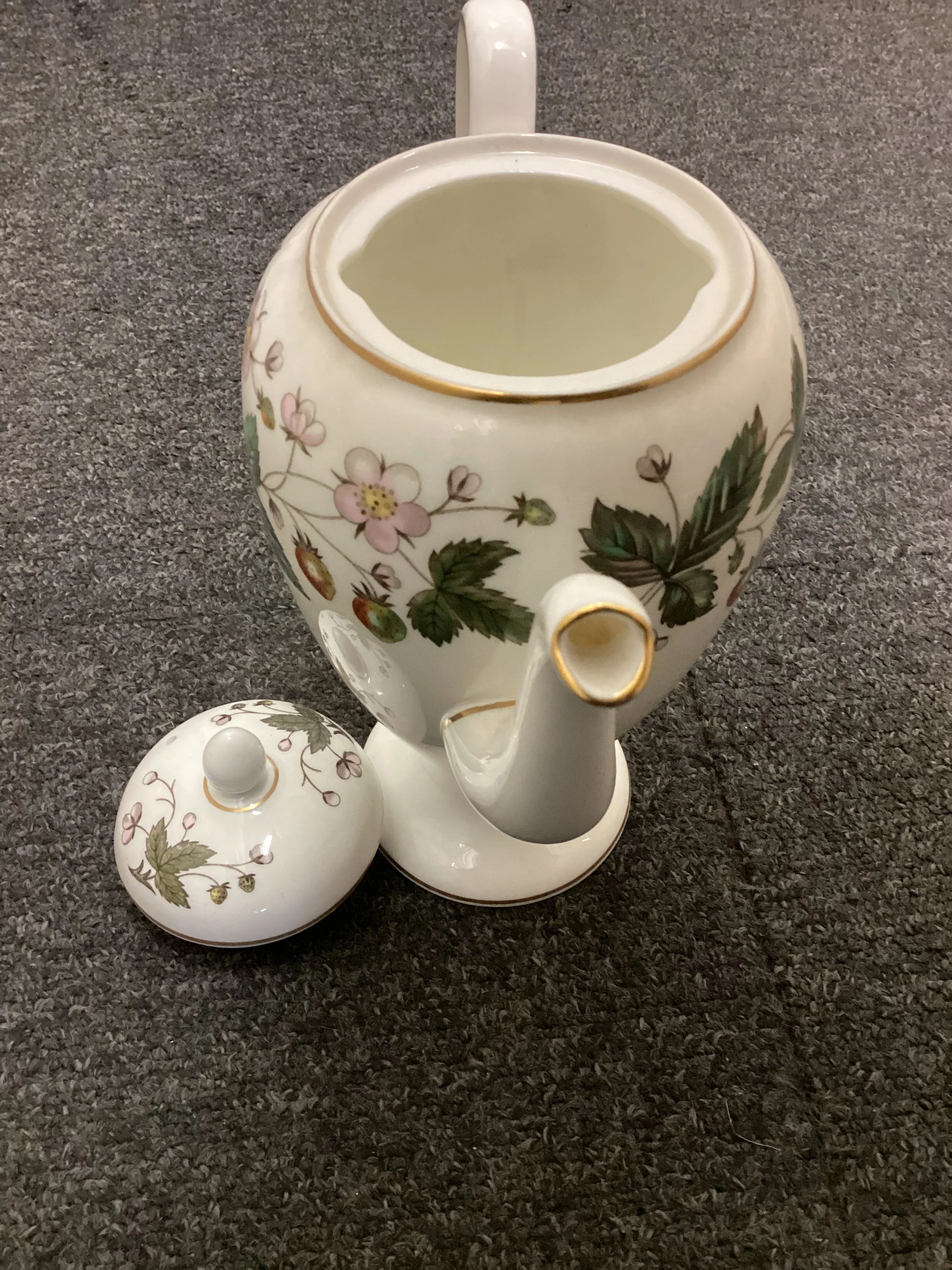 Wedgwood Strawberry Hill Coffee Pot - Bone China - Image 5